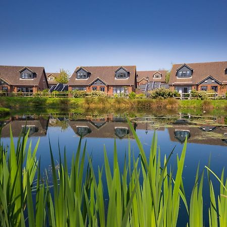 The Lakes Rookley Εξωτερικό φωτογραφία The new houses at the heart of the village