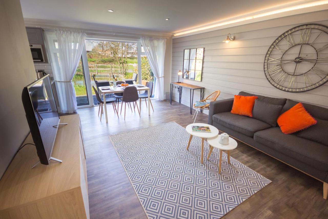 The Lakes Rookley Εξωτερικό φωτογραφία A staged living room