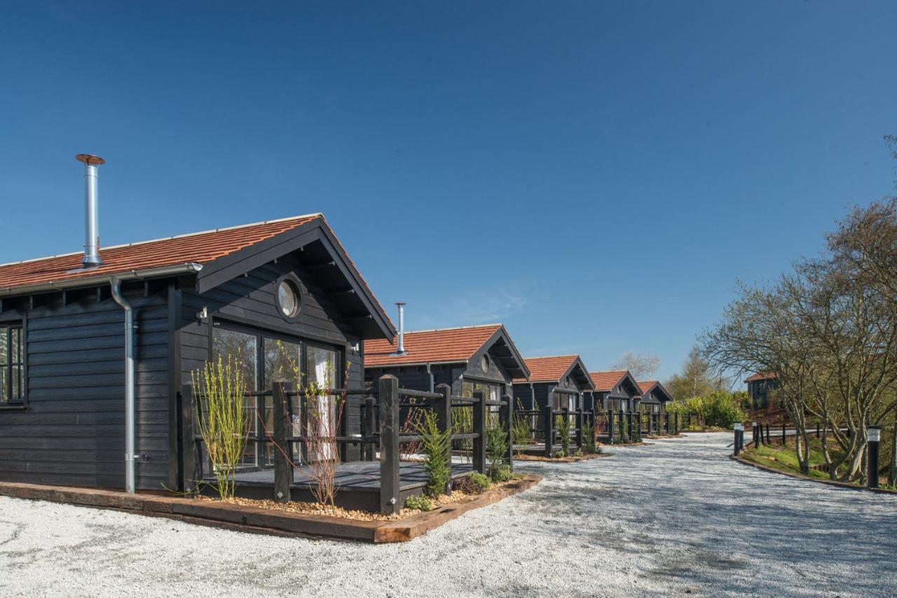 The Lakes Rookley Εξωτερικό φωτογραφία The new lodges at the park